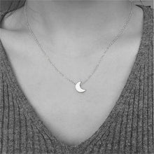 Load image into Gallery viewer, Short Chain Heart Shape Pendant Necklace - Beautiful Gift for Women - closestconvenience